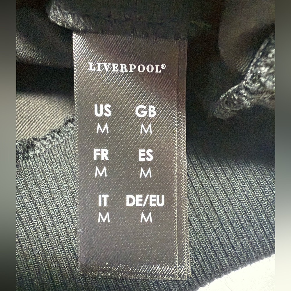 Liverpool Women's Dark Camouflage Bomber Jacket M, olive with black trim - Picture 13 of 16
